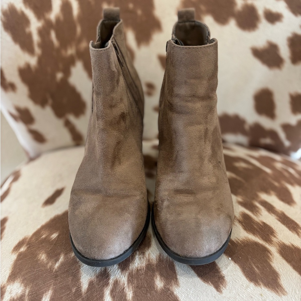Mix No. 6 Brown Ankle Booties with Suede Finish